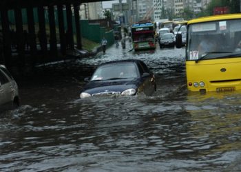 Разрушительные ливни обрушились на Украину и Румынию, а в Германии увеличивается число жертв наводнений | VIDEO