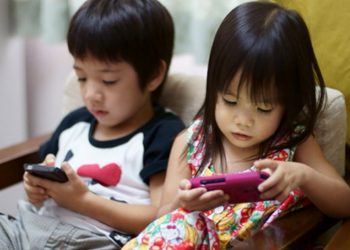 В Китае запретили вести стримы детям до 16 лет и делать из них звезд