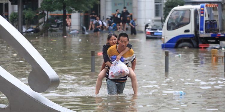 Наводнение в Китае: число жертв превысило 30 человек