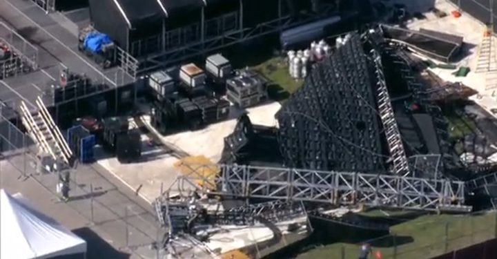 Огромный экран рухнул на сцену музыкального фестиваля во Флориде
