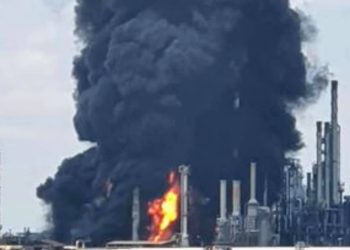 Румыния: На нефтеперерабатывающем заводе произошел мощный взрыв