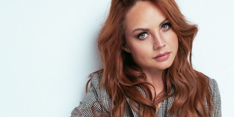 Певица МакSим вышла из комы, ее состояние улучшается