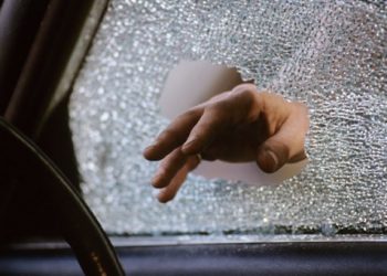 Полиция пресекла деятельность преступной группировки, которая взламывала авто и воровала ценности