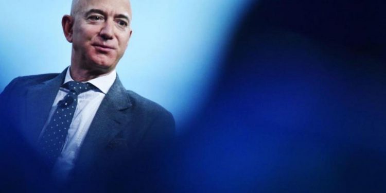 Безос уходит с должности гендиректора Amazon