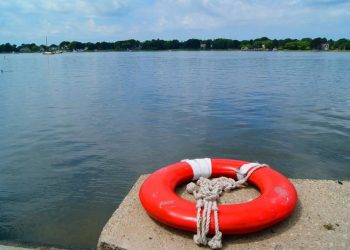 В России в Анапе утонули ребенок и двое спасавших его взрослых