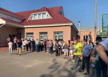 Mobilizare maximă la Varnița. Zeci de oameni au venit dis-de-dimineaţă la urne pentru a-şi exercita dreptul la vot | VIDEO