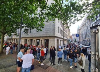 Diaspora votează: Moldovenii din diferite state au format cozi la urnele de vot | VIDEO