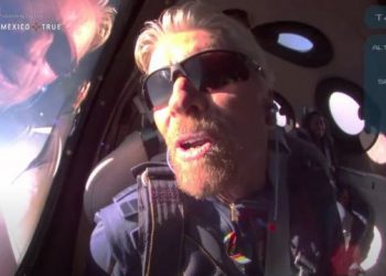 Миллиардер Ричард Брэнсон слетал к границе с космосом на своем ракетоплане