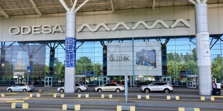 Международный аэропорт в Одессе отменил все рейсы на сегодня: причина