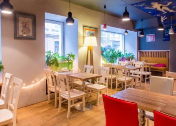 В Москве начали массово закрываться рестораны и кафе