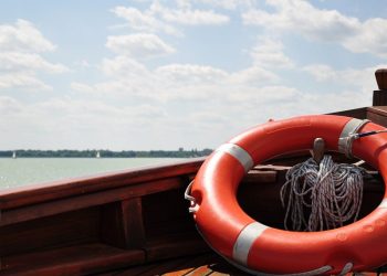 Un bărbat a fost salvat de la înec de salvatorii stației de salvare din parcul Valea Trandafirilor