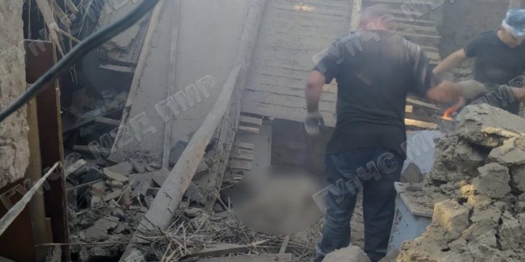 Un bărbat din Bender a murit strivit de tavanul casei