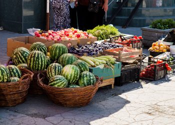 În ajutor producătorilor locali, care nu au unde-și vinde roada: Ceban cere pretorilor să le permită să organizeze tarabe în stradă