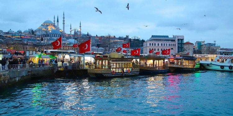 В Турции намерены ужесточить ковид-ограничения