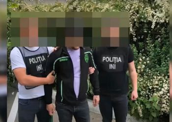 Aduceau droguri prin contrabandă și le vindeau în Republica Moldova. 5 membri ai două grupări, reținuți | VIDEO