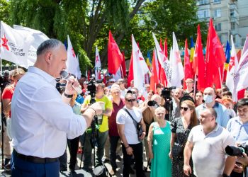 Simpatizanții BECS au ieșit la protest în fața CSJ, după reducerea numărului secțiilor de votare în stânga Nistrului: Vrem dreptate! Nu dezbinați țara! | VIDEO