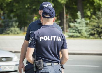 Несоблюдение антиковидных мер, хулиганство, голосование в нетрезвом виде. Полиция о нарушениях на выборах | VIDEO