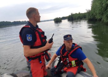 Trupul neînsuflețit al minorului dispărut în Nistru, recuperat de scafandrieri | FOTO