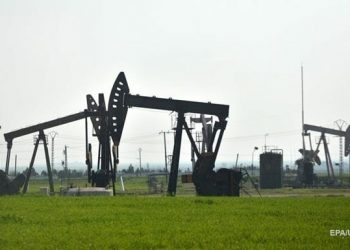 Цена на нефть упала ниже 73 долларов