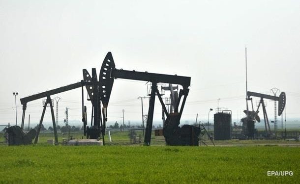 Цена на нефть упала ниже 73 долларов