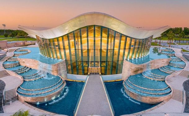 Cea mai adâncă piscină din lume s-a deschis în Dubai. Conține un oraș scufundat, cu galerii și încăperi | VIDEO