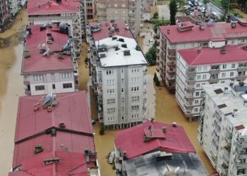 В Турции наводнение после проливных дождей