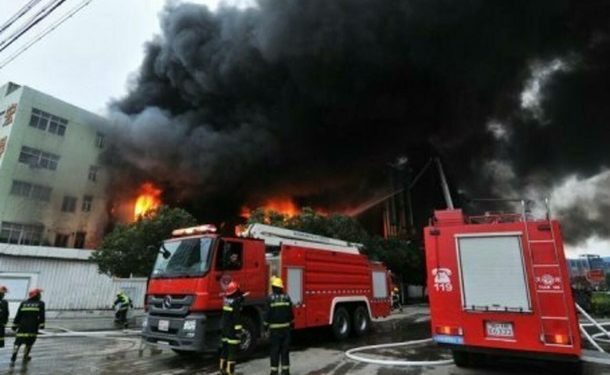 СМИ: В Китае при пожаре на складе погибли 14 человек