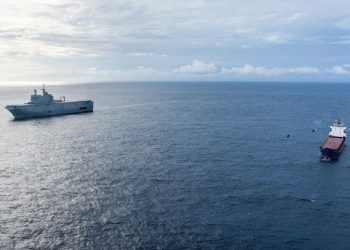 На яхте в Атлантическом океане нашли тонну кокаина