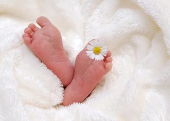 В Израиле у новорожденного обнаружили близнеца в желудке | FOTO