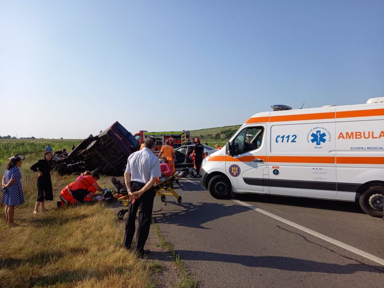 România: 7 morți, între care 2 copii, într-un accident grav. A fost activat planul roșu de intervenție | FOTO