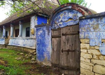 Organizează excursii în „centrul pământului” și urmează să deschidă un muzeu. Istoricul Ion Ștefăniță și-a propus să renască turismul intern | VIDEO