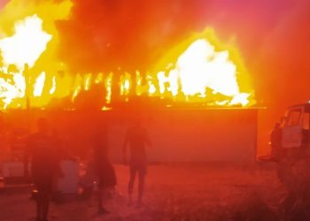 Care sunt consecințele incendiului din Găgăuzia. Pompierii au reușit să salveze unul dintre magazine | VIDEO