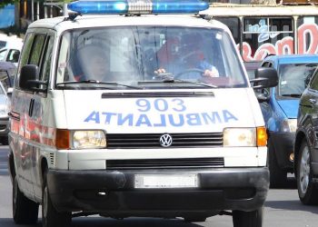 В Дурлештах автомобиль сбил пешехода на тротуаре