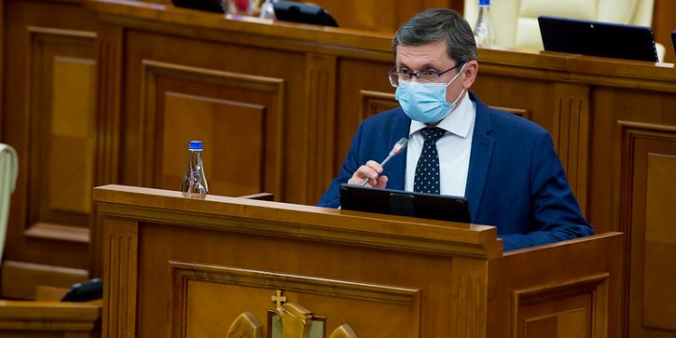 Igor Grosu, ales noul președinte al Parlamentului cu 64 de voturi, oferite de PAS și Partidul Șor