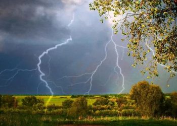 Prognoza meteo: Ploi cu descărcări electrice în toată țara și maxime de +28 grade Celsius