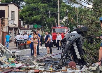 Un hotel din stațiunea Ghelendjik, Rusia, a explodat din cauza unei scurgeri de gaze. Sunt victime | VIDEO