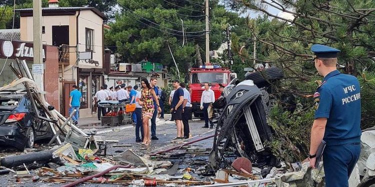Un hotel din stațiunea Ghelendjik, Rusia, a explodat din cauza unei scurgeri de gaze. Sunt victime | VIDEO