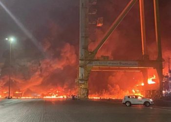 В порту Дубая прогремел взрыв