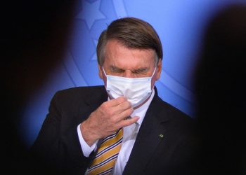 Президента Бразилии госпитализировали из-за икоты