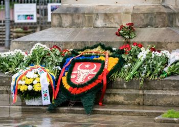 517 ani de la moartea lui Ștefan cel Mare și Sfânt. Politicienii au depus flori la monumentul domnitorului. Cu un omagiu au venit și membrii Partidului „ȘOR” | VIDEO