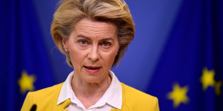 Ursula von der Leyen: Suntem îngrijoraţi de varianta Delta. Este mult mai transmisibilă și vedem că ratele de infectare cresc