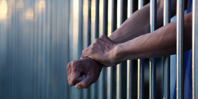 Un bărbat a stat 30 de ani în închisoare pentru o crimă pe care nu a comis-o, deși dovezile care îl exonerau se aflau în dosar