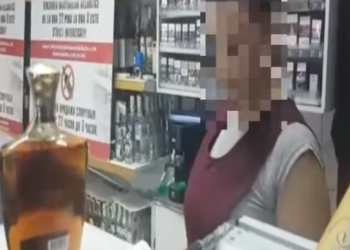 Peste 100 de litri de coniac contrafăcut, depistați la Bălți și Glodeni. Vânzătorii au rămas fără marfă și riscă amenzi