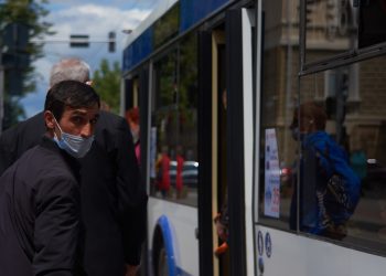 В Кишиневе вновь вводят «желтый код» COVID-опасности. МВД будет следить за соблюдением защитных мер