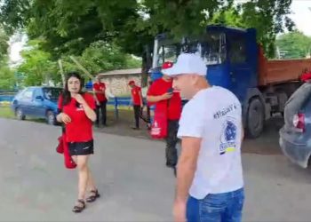 Vasile Costiuc ar fi fost atacat cu gaze lacrimogene de către un activist al BECS | VIDEO