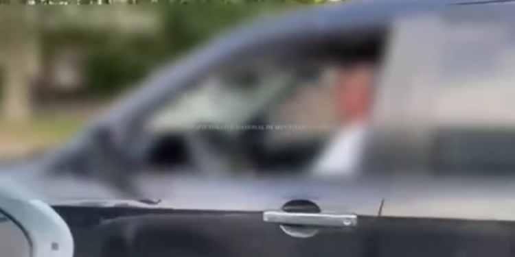 Beat criță, a urcat la volan. Ce a pățit șoferul după ce a fost prins de polițiști | VIDEO