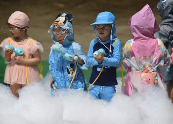 В Китае в целях улучшения демографии разрешили иметь до трех детей