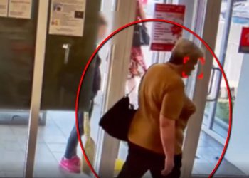 Atenție la femeia din imagini. Ar fi furat o geantă dintr-un supermarket | VIDEO