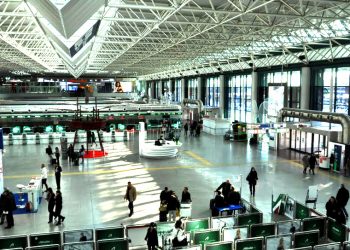 Atenție pentru moldovenii care vor să plece în Italia. Sindicatele de transport aerian anunță grevă generală | VIDEO