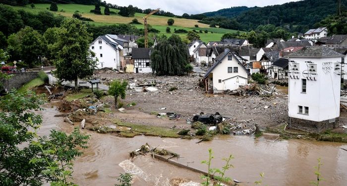 Число жертв наводнений в Германии достигло 133 человек